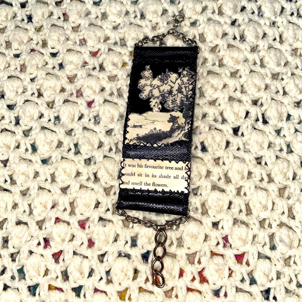 Boutique bracelet/wrist wrap